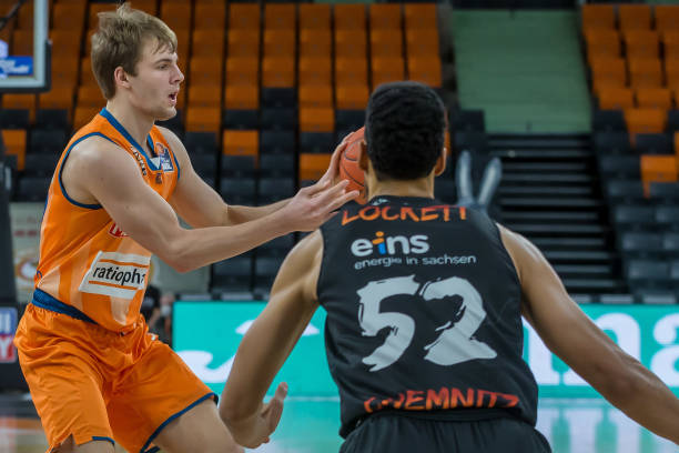 的青年化战 的青年化战